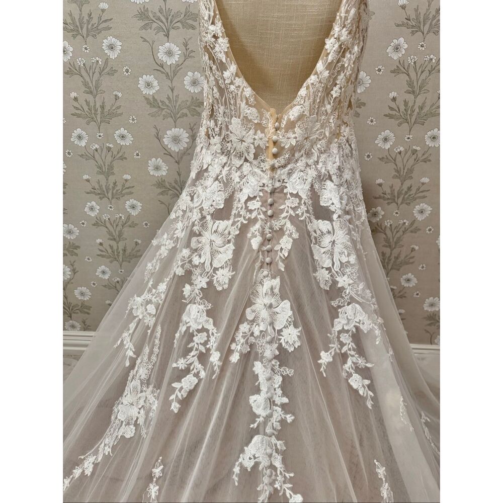 ALLURE 3400LW Size 20W Wedding Dress - Picture 10 of 16
